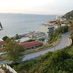 M & A - Sea View فلورا